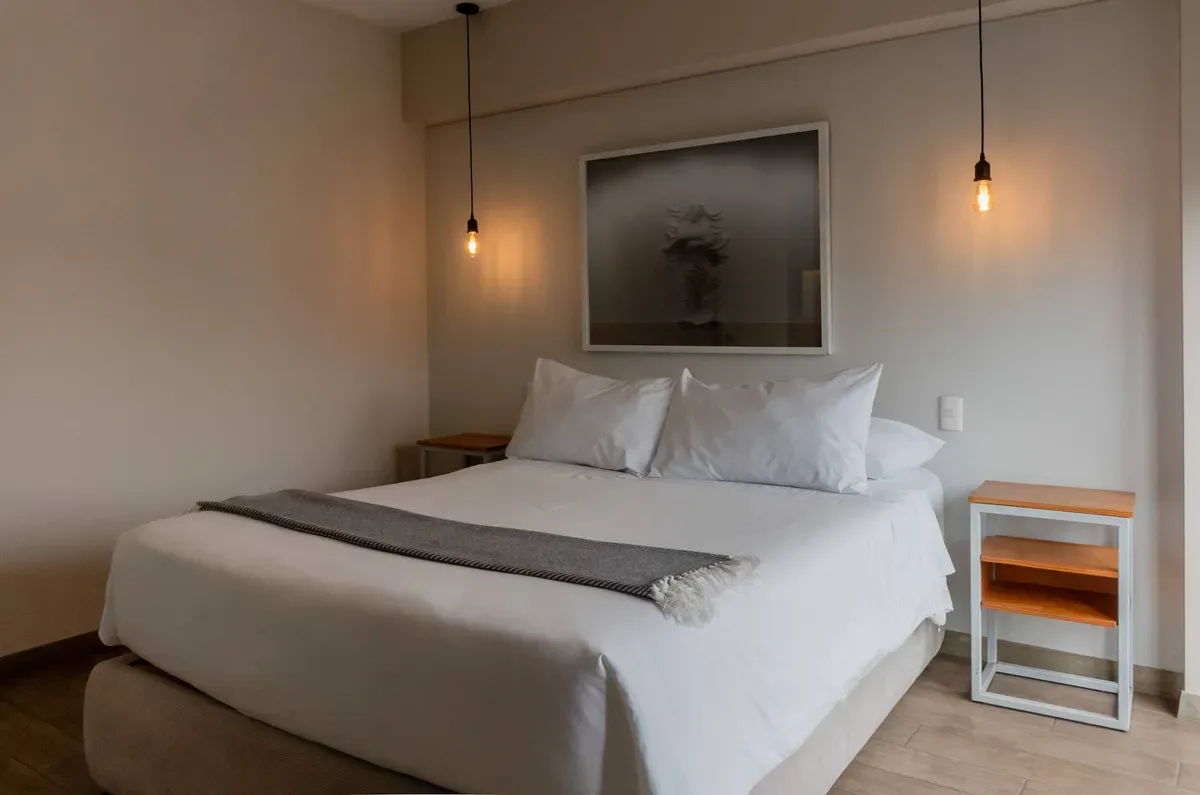 High Ceiling and Classy 2BR in Miraflores