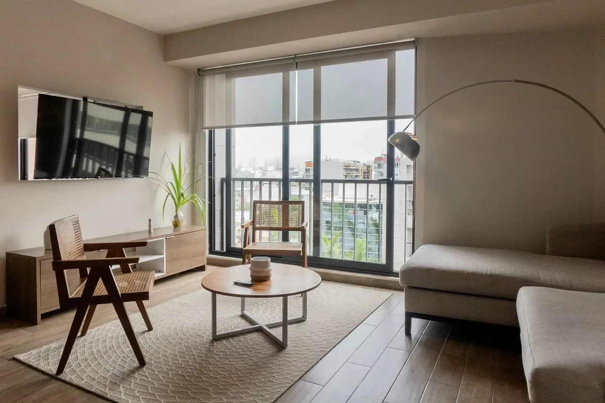 High Ceiling and Classy 2BR in Miraflores