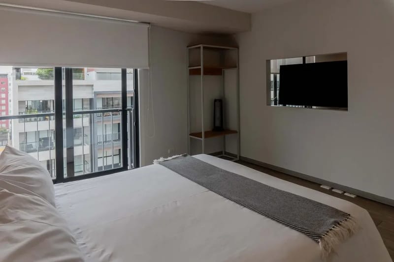 High Ceiling and Classy 2BR in Miraflores