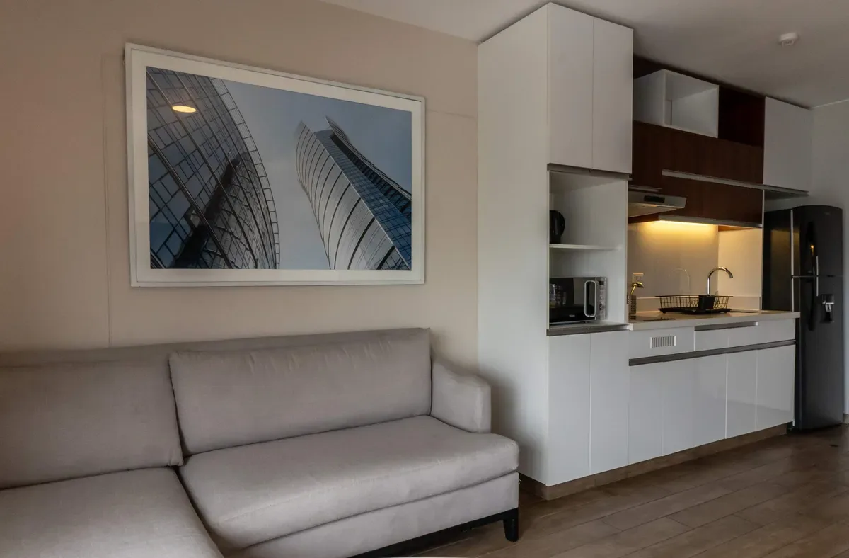 High Ceiling and Classy 2BR in Miraflores