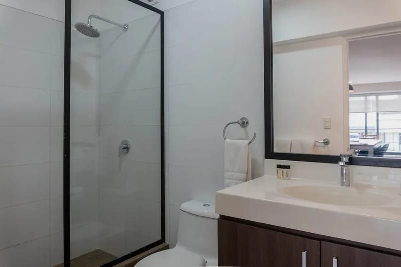 High Ceiling and Classy 2BR in Miraflores