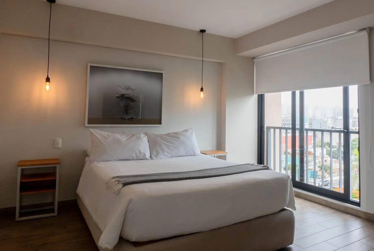 High Ceiling and Classy 2BR in Miraflores