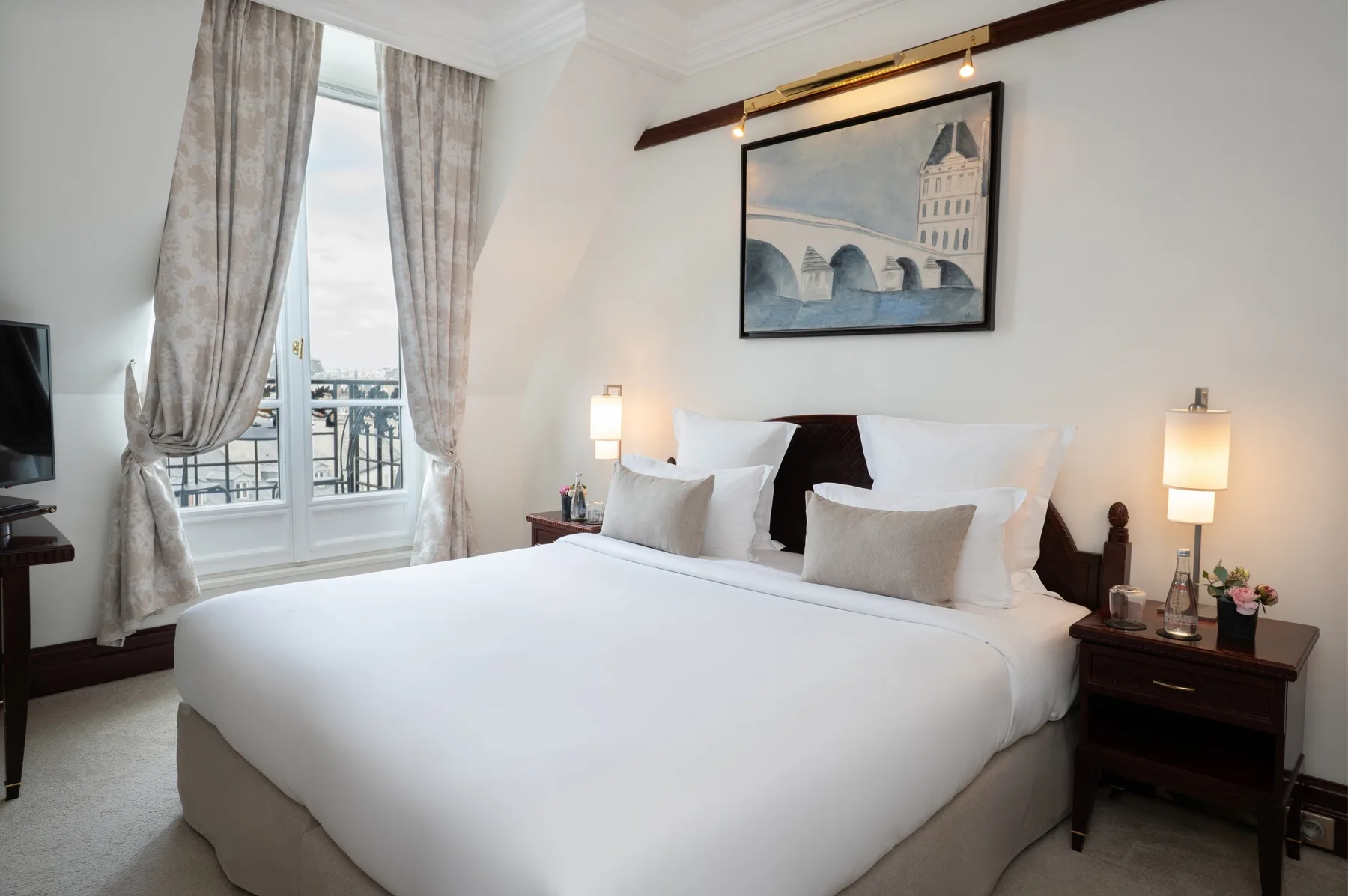 Room at Hôtel Pont Royal