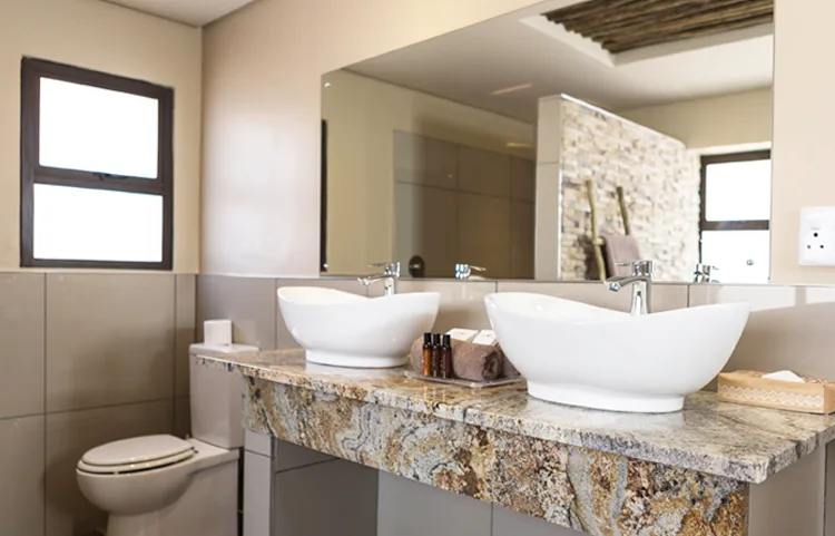 Superior Unit en-suite bathroom