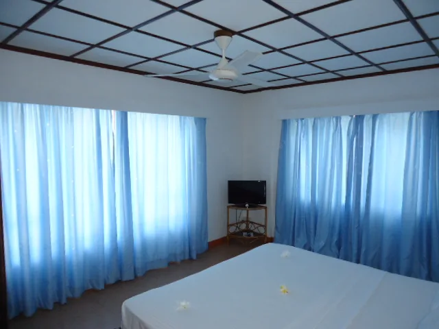 Habitación con cama doble