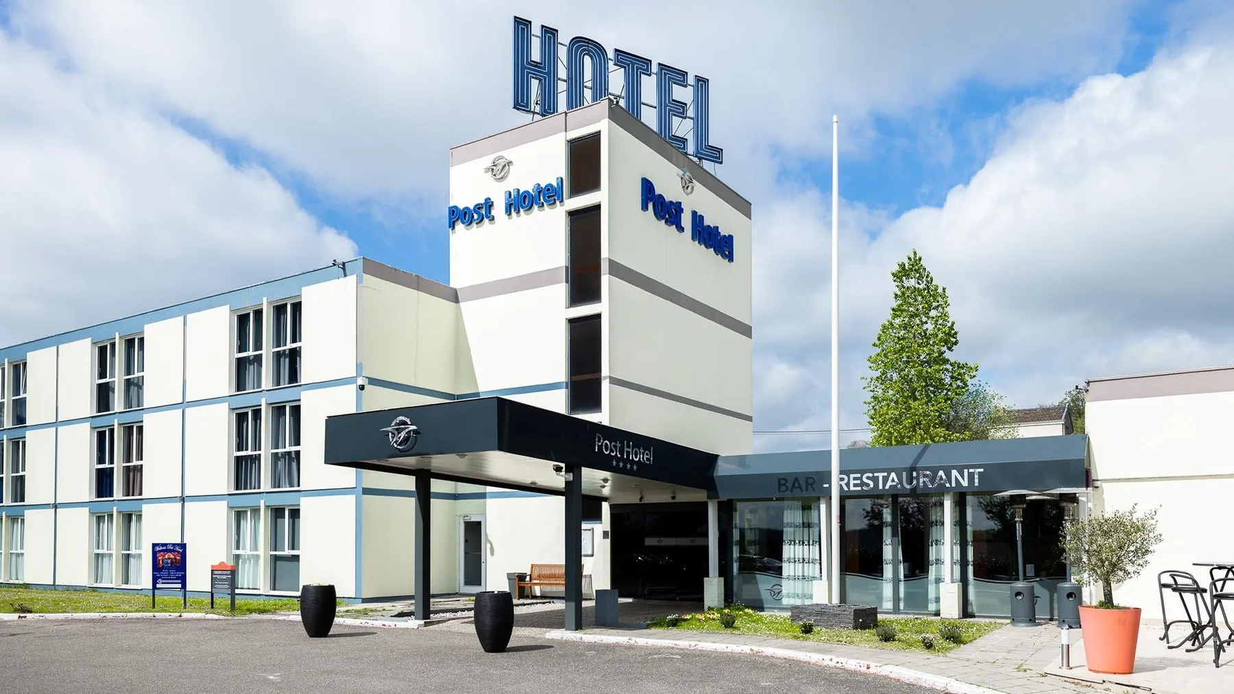 Hotel façade