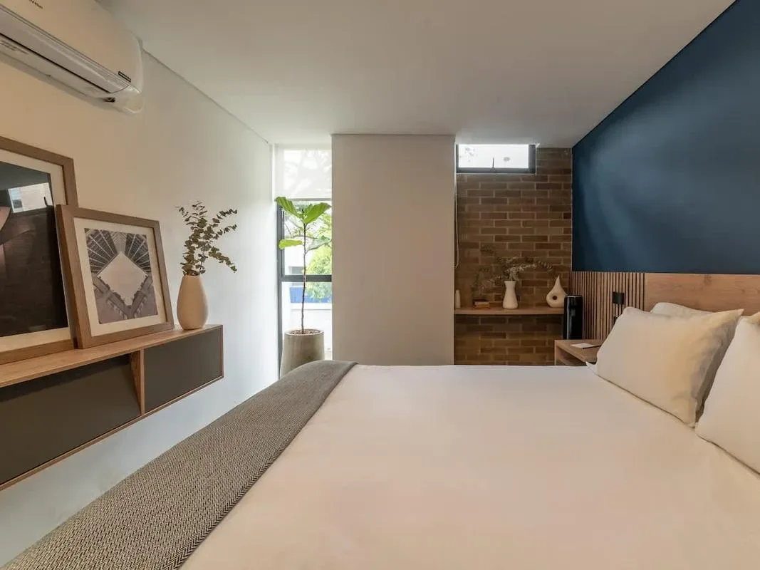 Compact 2BR in Laureles w/ City View
