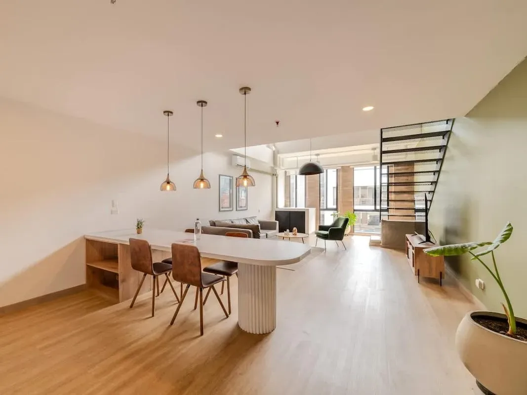 Roomy Duplex in Laureles w/ Gym