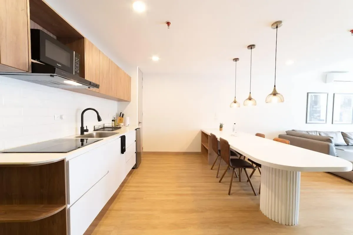 Roomy Duplex in Laureles w/ Gym