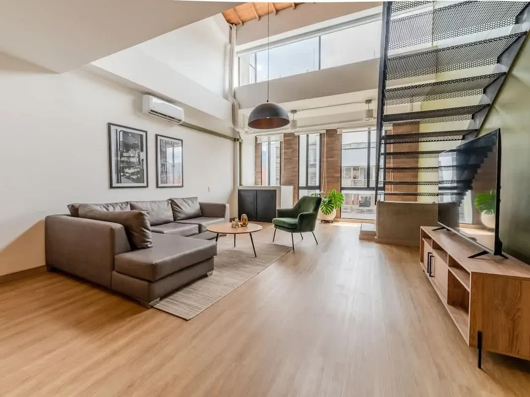 Roomy Duplex in Laureles w/ Gym