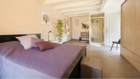 Guest room at Auberge Les Voûtes