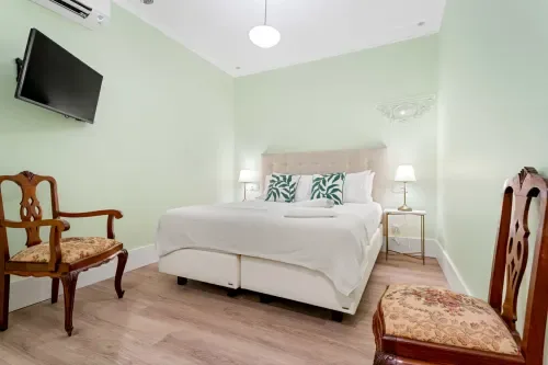 1898 Home & Suites
