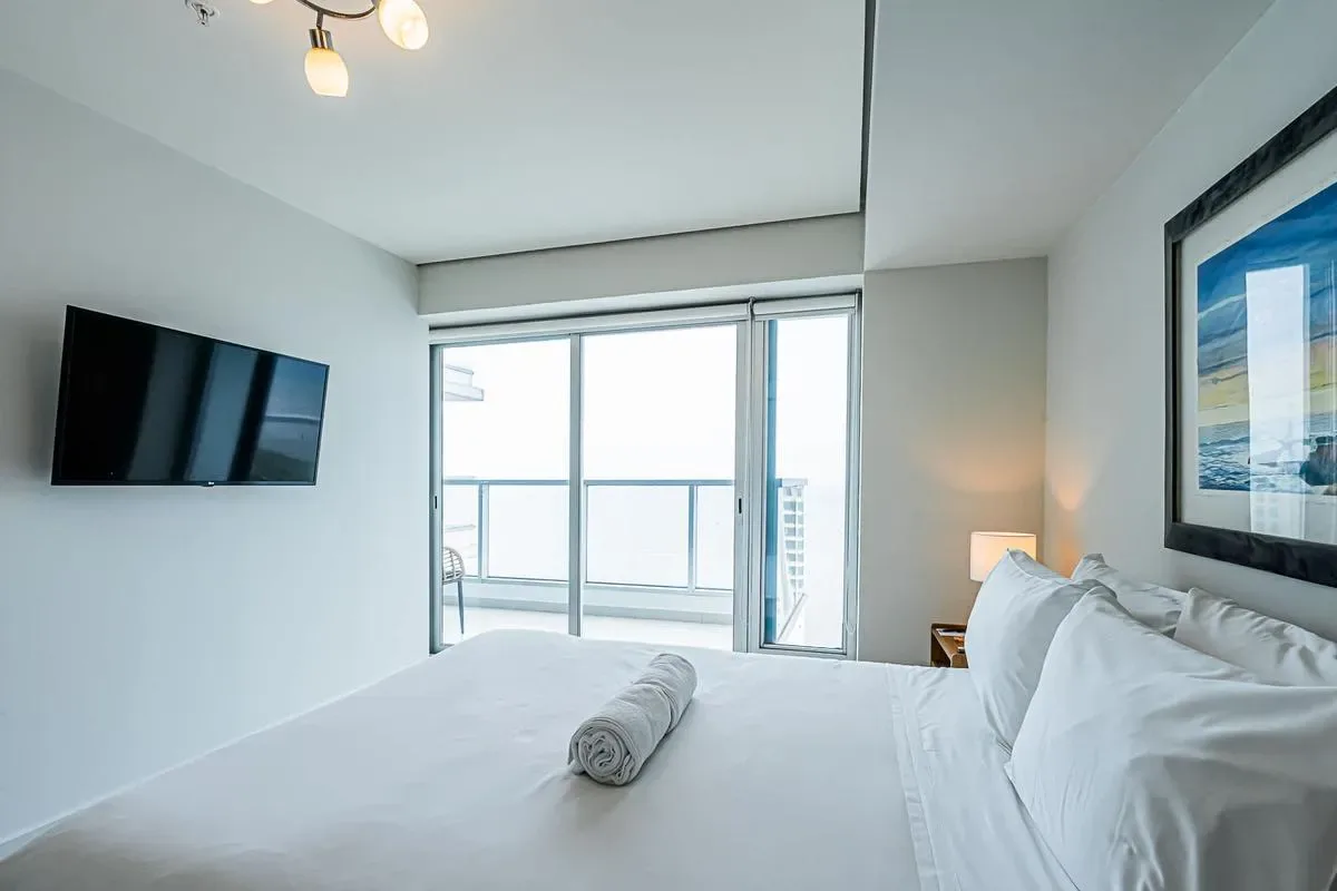 Stunning 2BR in Costa del Este w/ Balcony