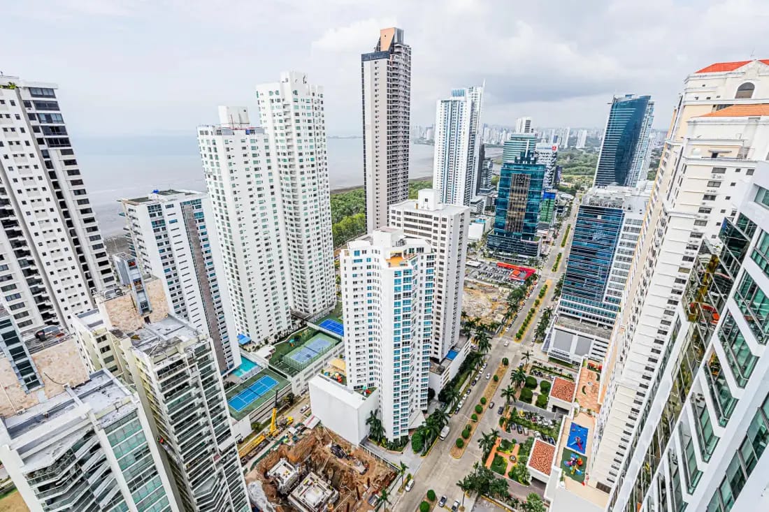 Stunning 2BR in Costa del Este w/ Balcony