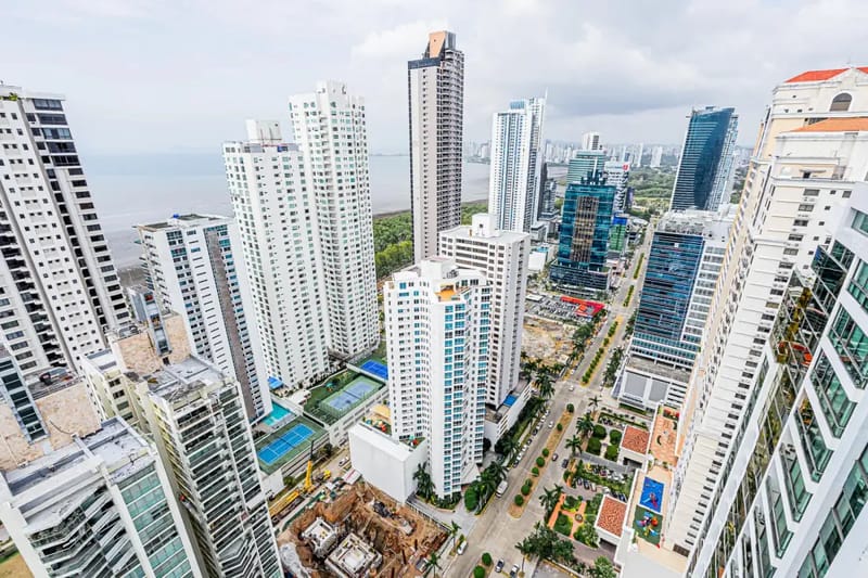 Stunning 2BR in Costa del Este w/ Balcony