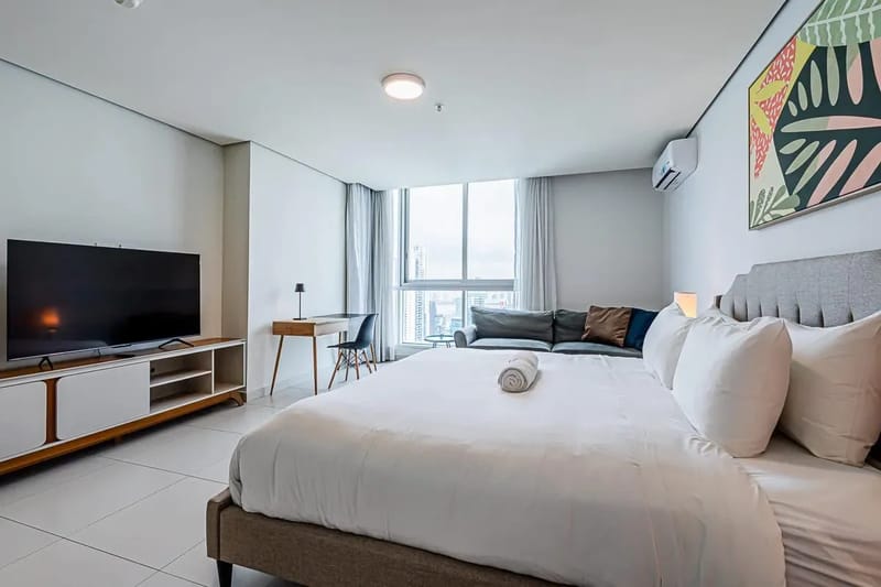 Stunning 2BR in Costa del Este w/ Balcony