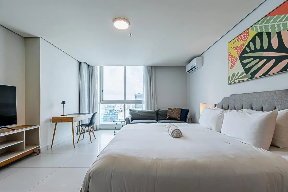 Stunning 2BR in Costa del Este w/ Balcony