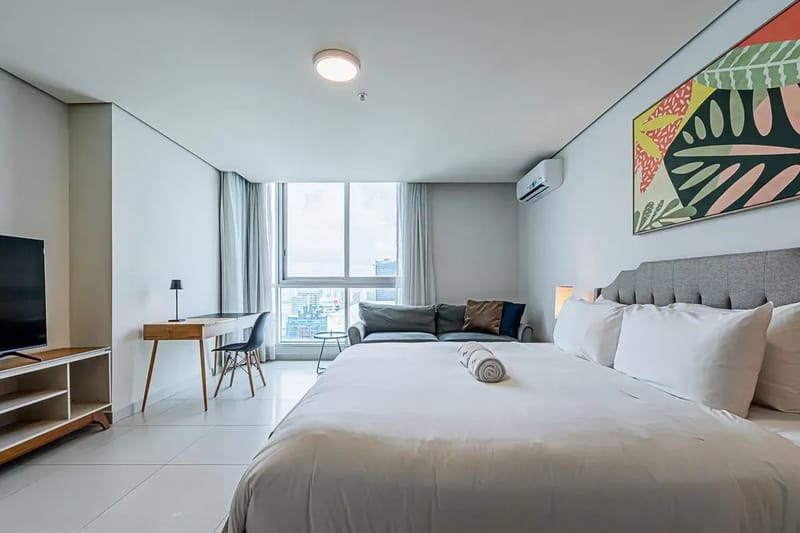 Stunning 2BR in Costa del Este w/ Balcony