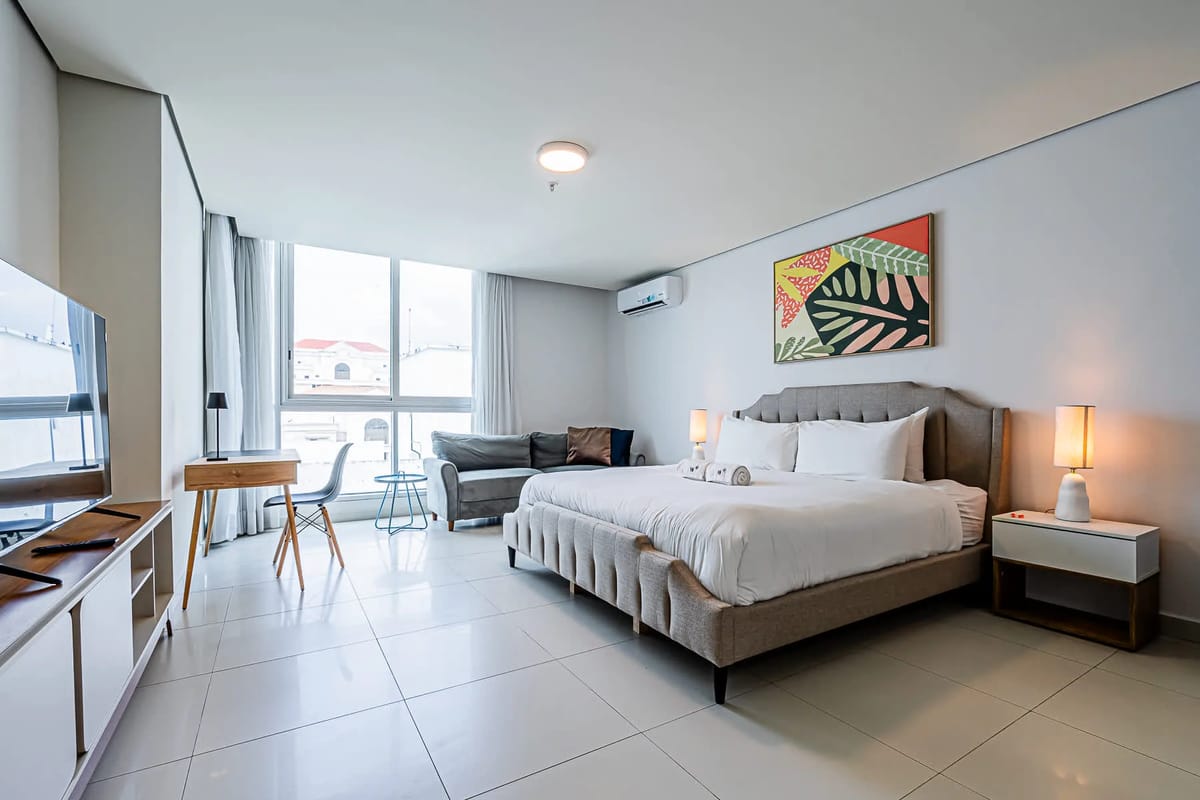 Stunning 2BR in Costa del Este w/ Balcony