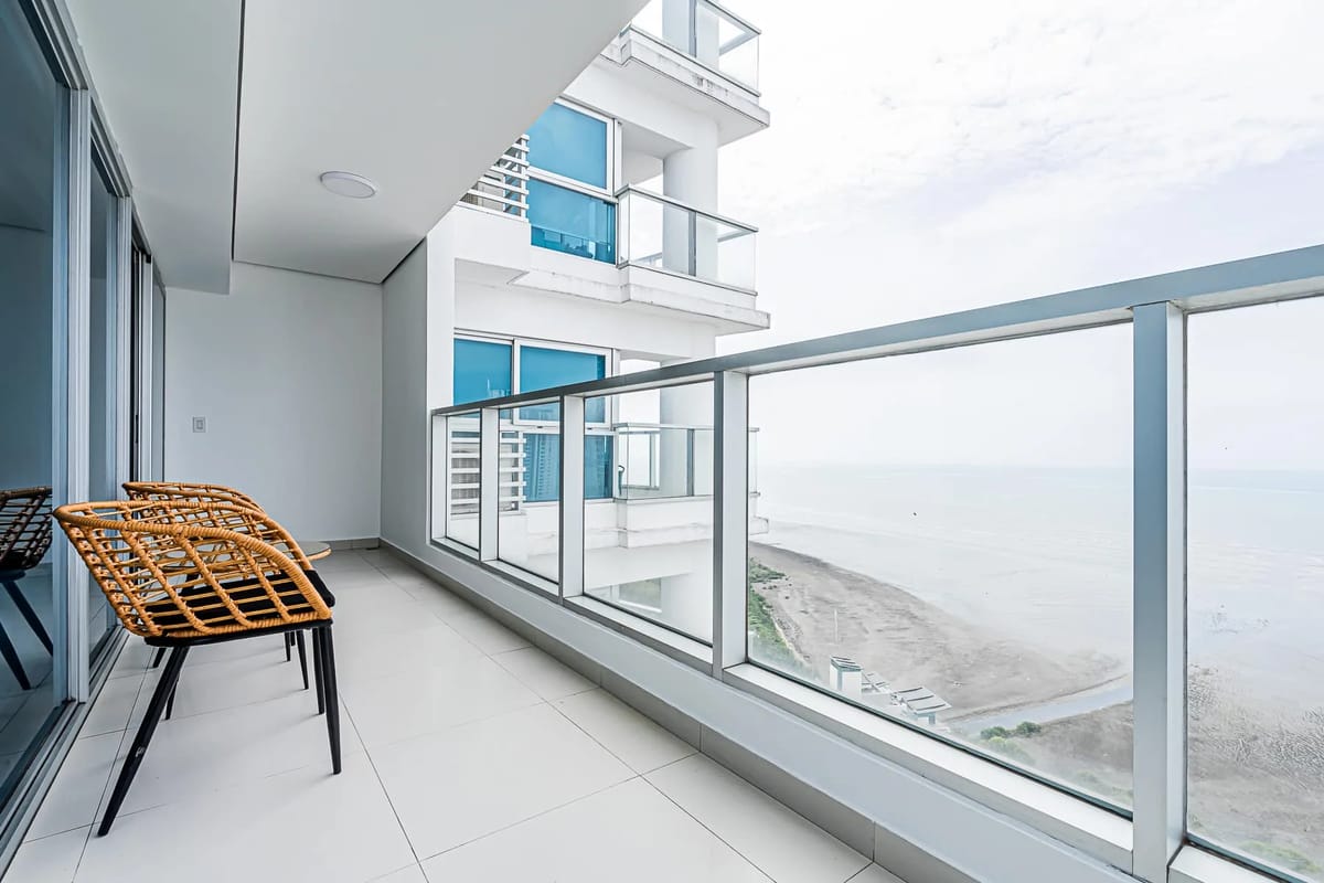 Stunning 2BR in Costa del Este w/ Balcony