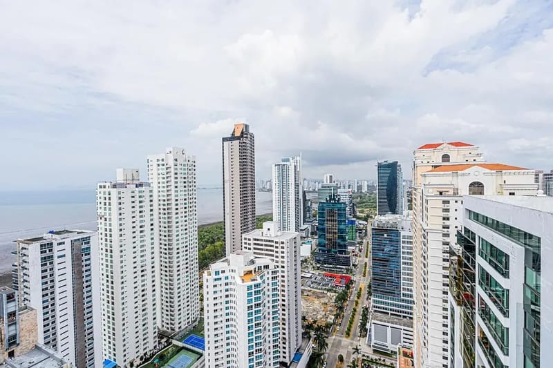 Stunning 2BR in Costa del Este w/ Balcony