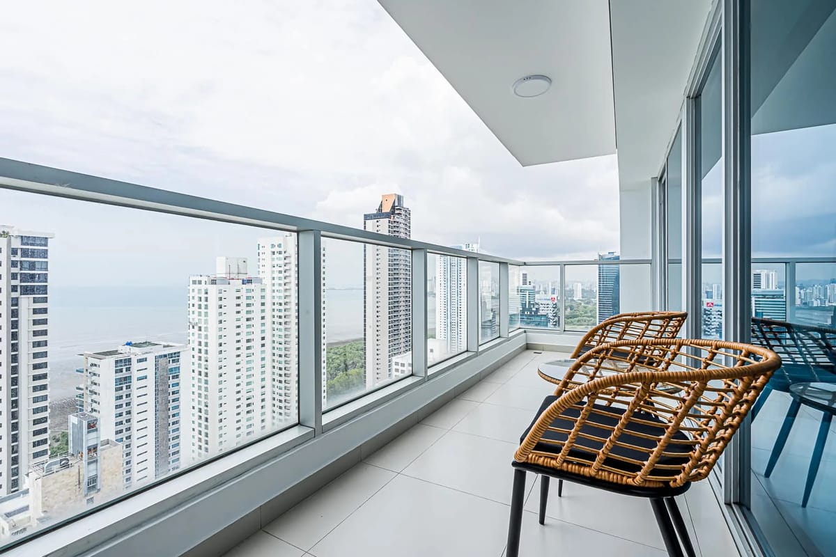 Stunning 2BR in Costa del Este w/ Balcony