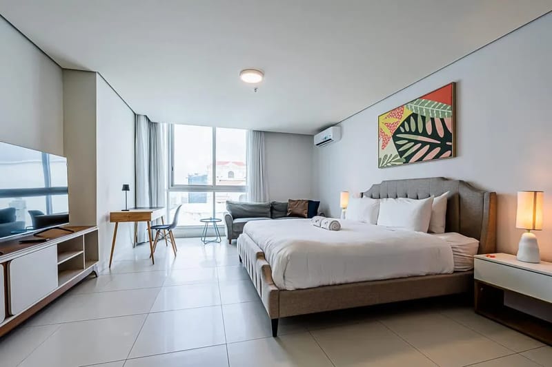 Stunning 2BR in Costa del Este w/ Balcony
