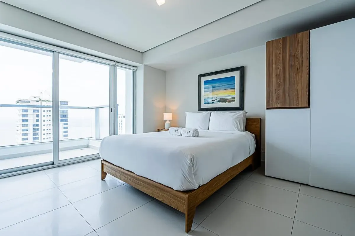 Stunning 2BR in Costa del Este w/ Balcony