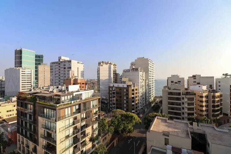 Exlusive 3BR w/ Balcony Near Larcomar
