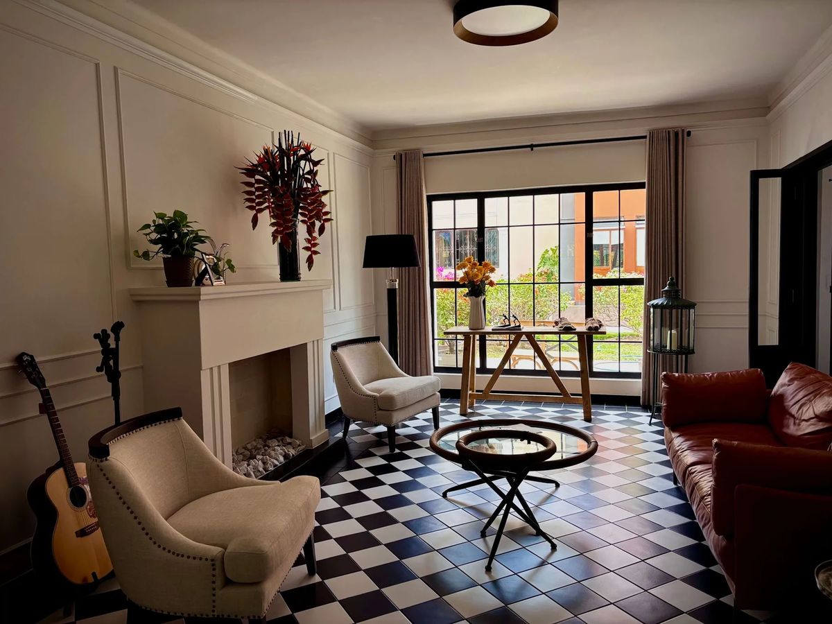 Stunning Room in Boutique Hotel w/ Breakfast