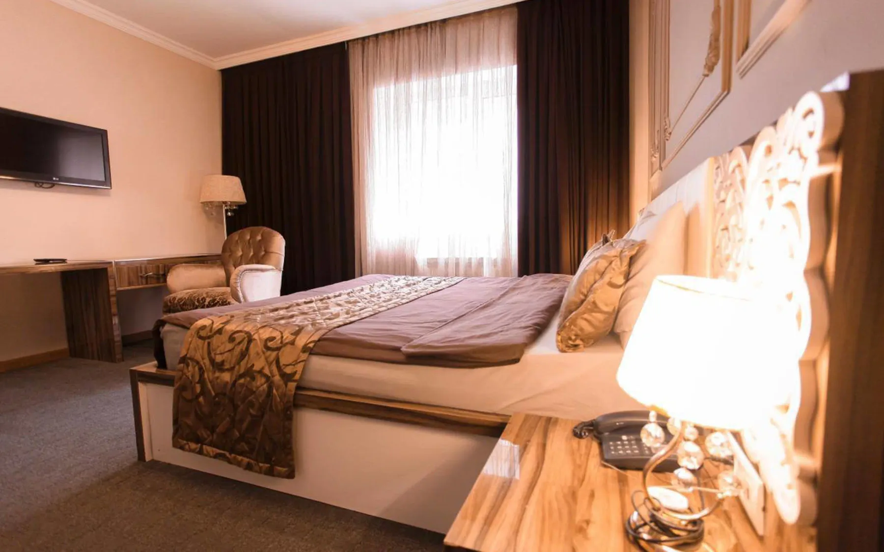 Paradise Hotel Baku