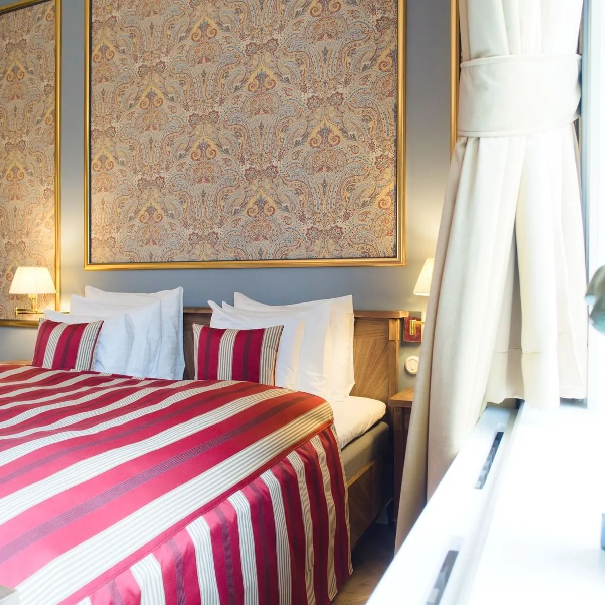 Cama del hotel