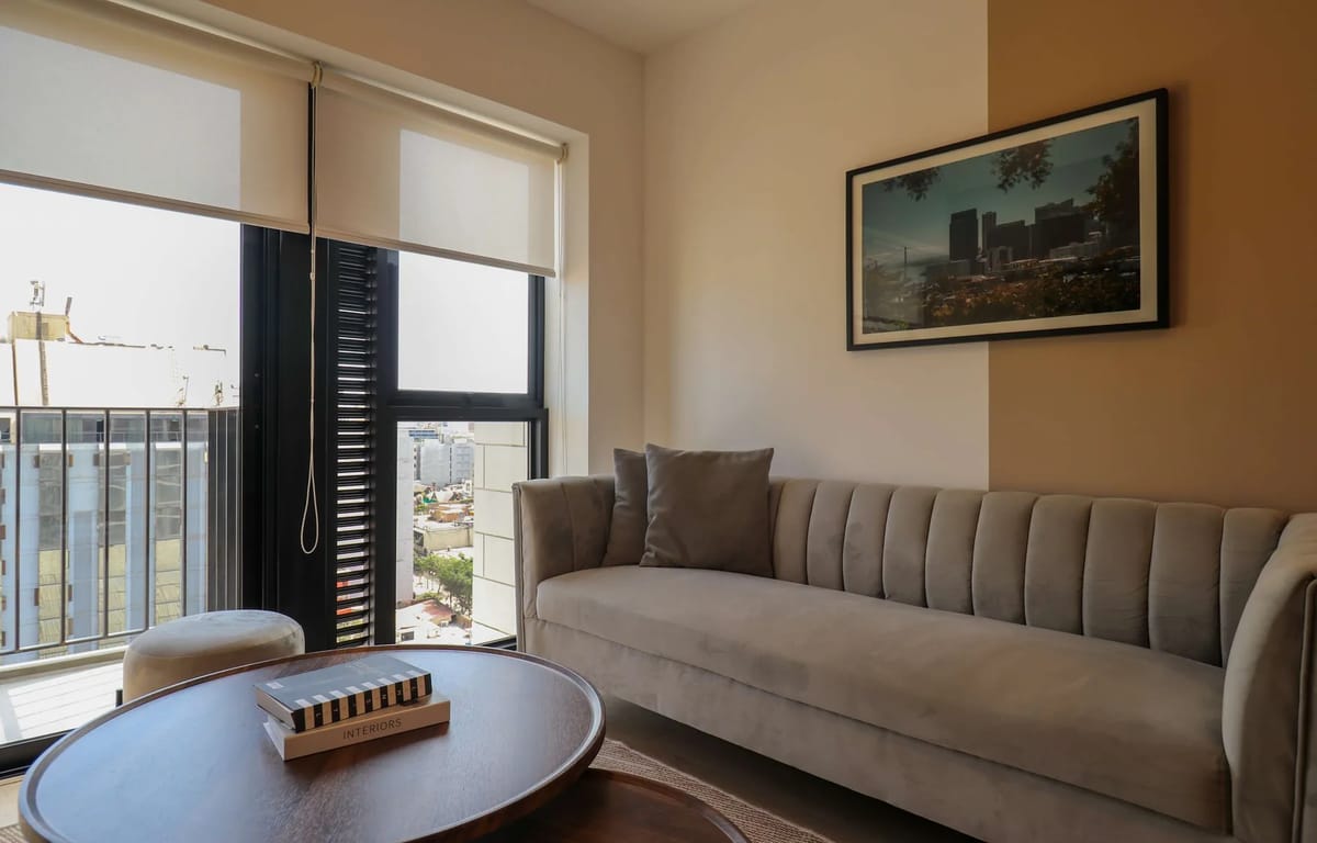 Charming 2BR w/ Balcony & View in Miraflores