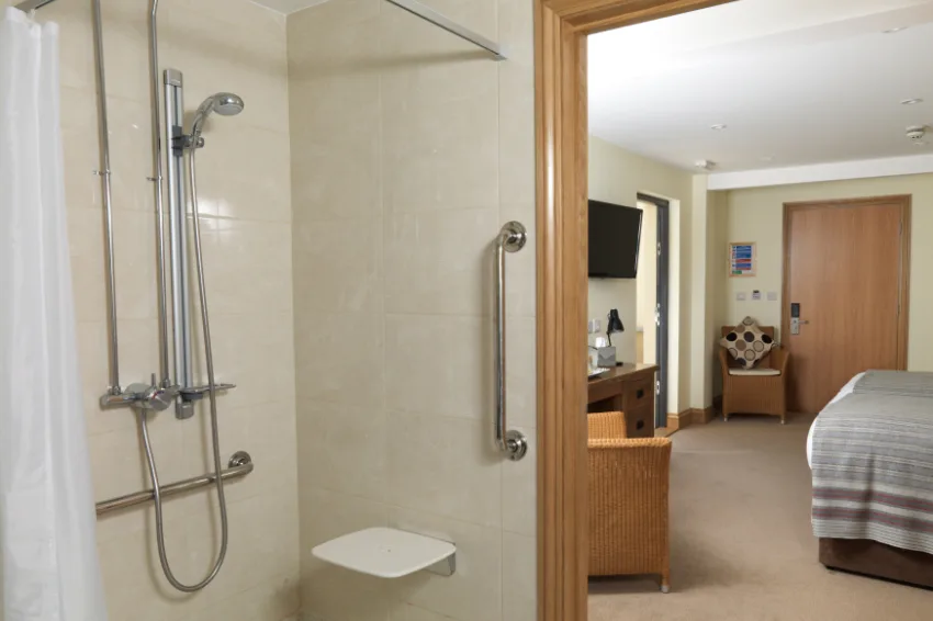 Room 14 bathroom