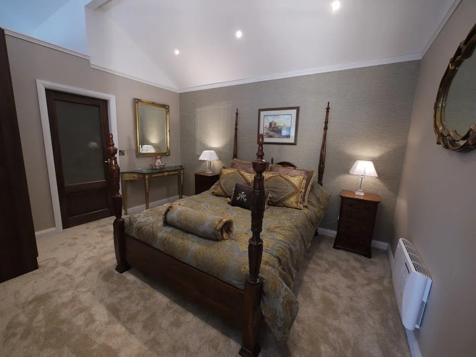 Mary suite bedroom