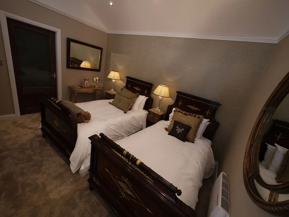 Michael suite bedroom