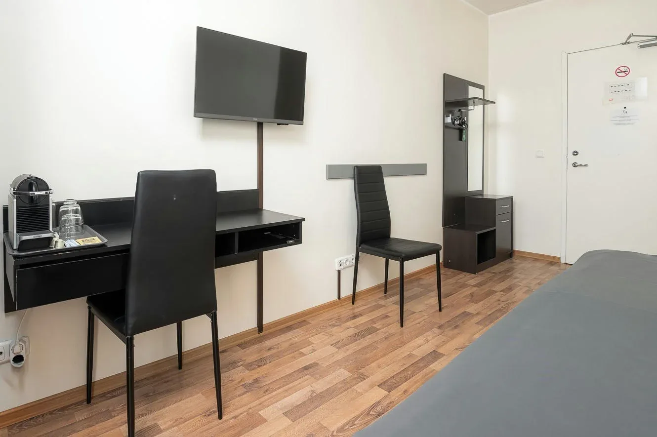 Habitación doble con una cama amplia