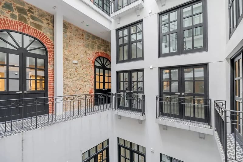 Refined Duplex in Plaza Catedral