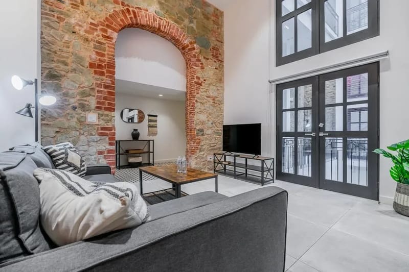 Refined Duplex in Plaza Catedral
