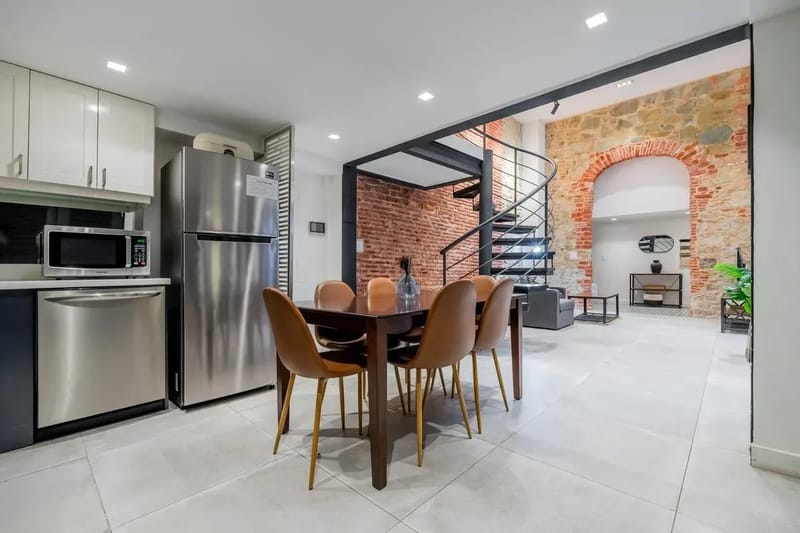 Refined Duplex in Plaza Catedral