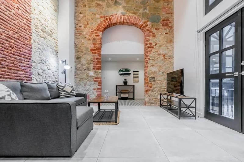 Refined Duplex in Plaza Catedral