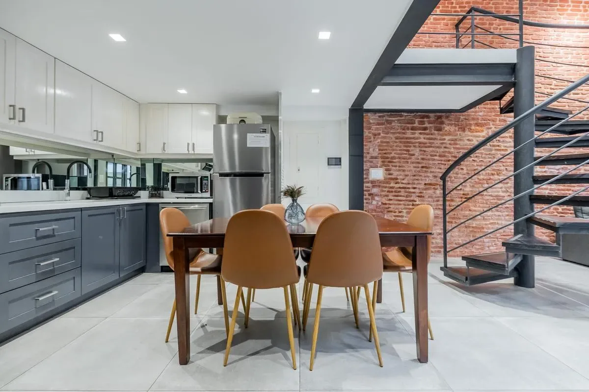 Refined Duplex in Plaza Catedral