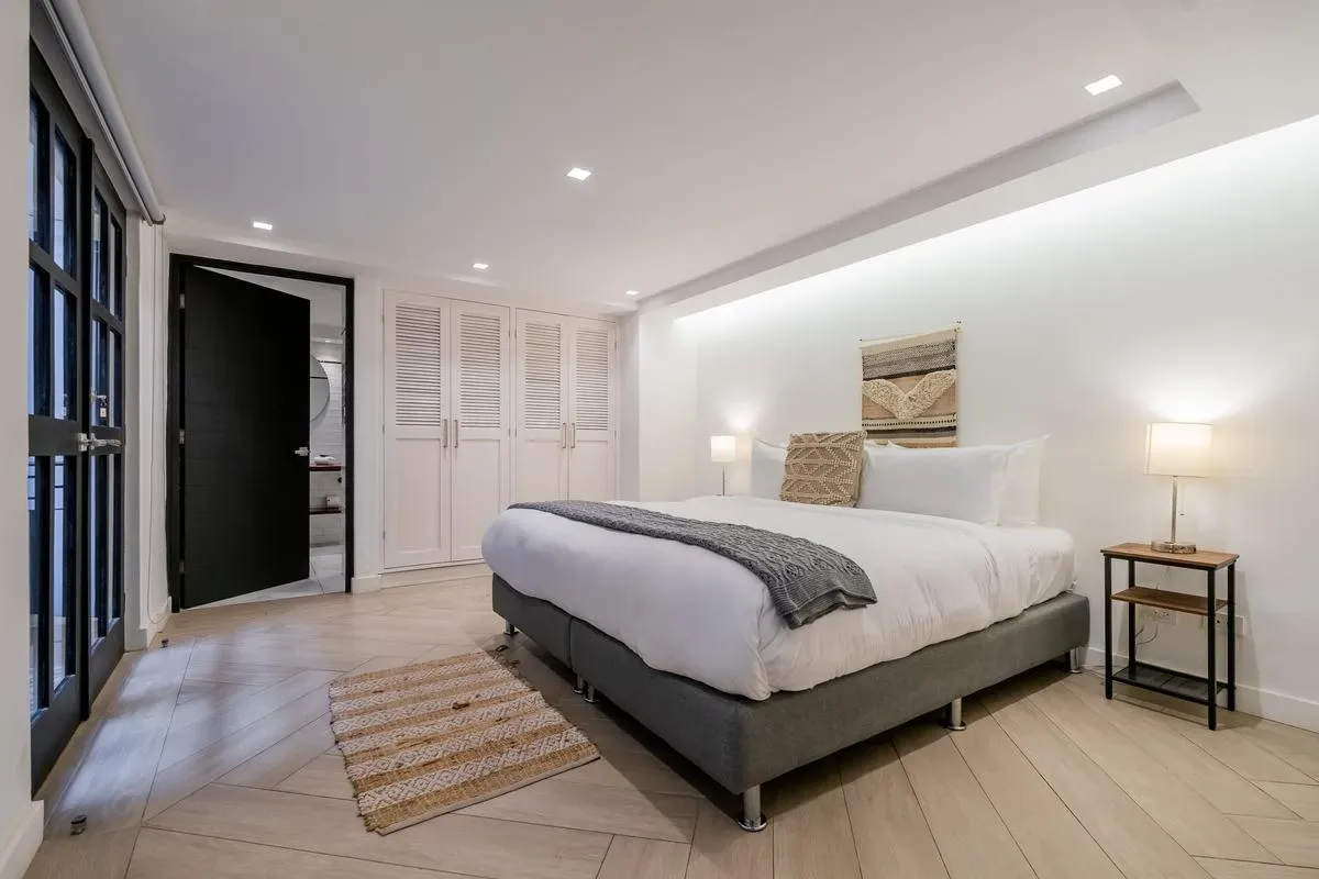 Refined Duplex in Plaza Catedral