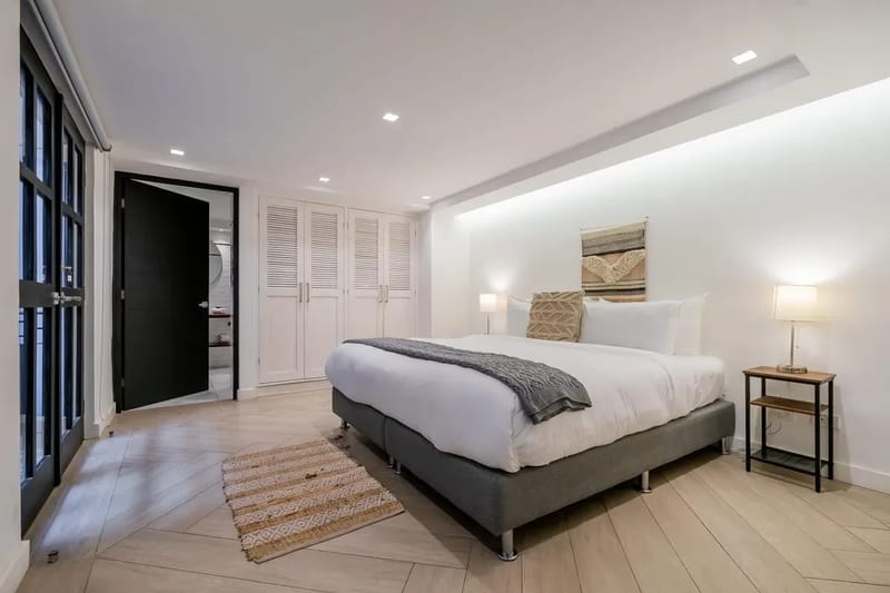 Refined Duplex in Plaza Catedral