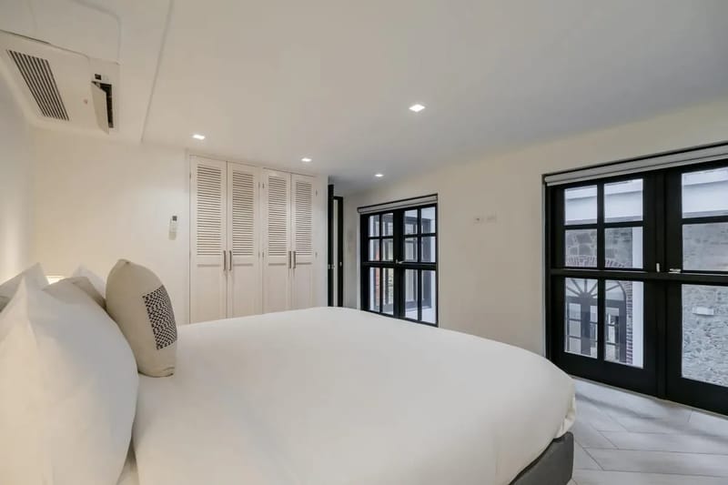 Refined Duplex in Plaza Catedral