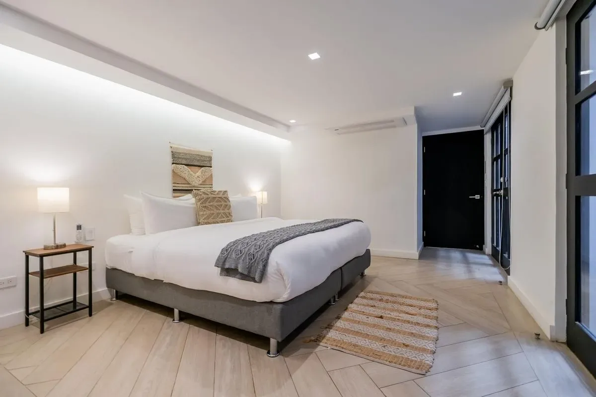 Refined Duplex in Plaza Catedral