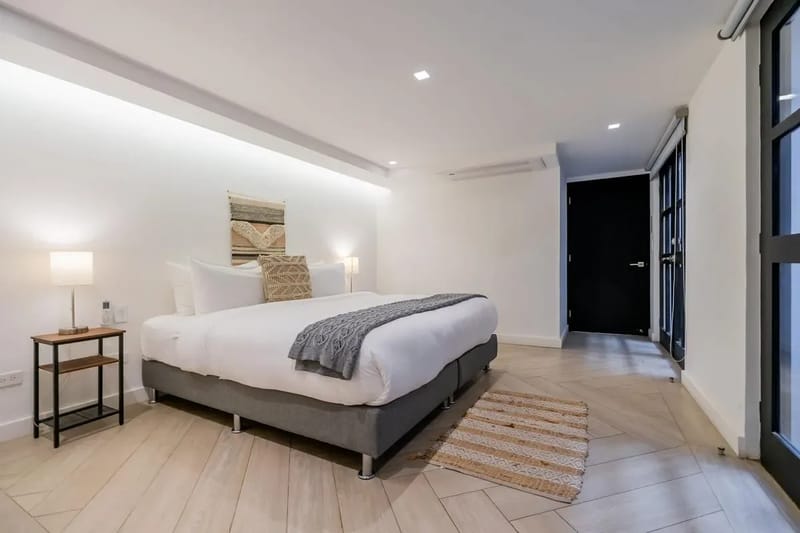Refined Duplex in Plaza Catedral