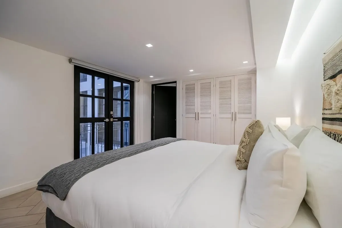 Refined Duplex in Plaza Catedral