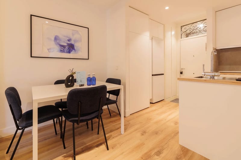 Modern 2BR at Palacio Real