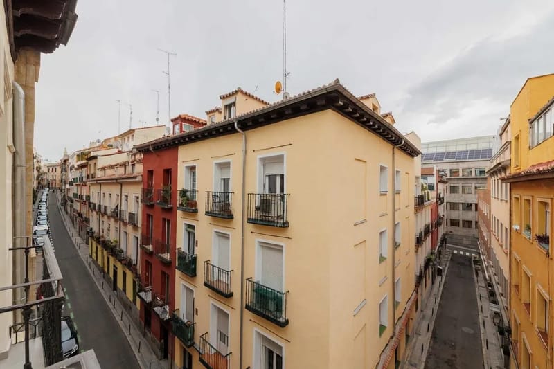 Modern 2BR at Palacio Real